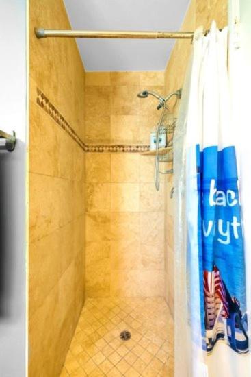 Сasa de vacaciones 107-oceanfront Lux 1-7 *